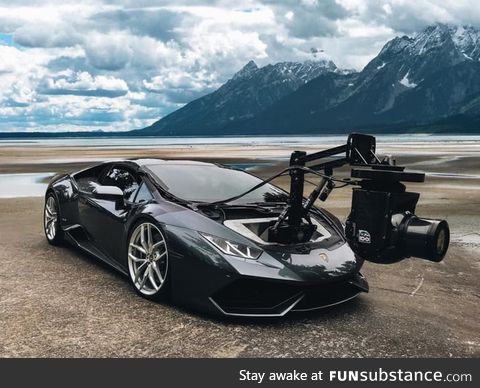 This modified $200,000 Lamborghini Hurac&aacute;N features a gyro-stabilized camera rig