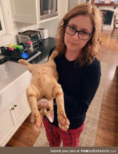 Jenna Fischer and her cat