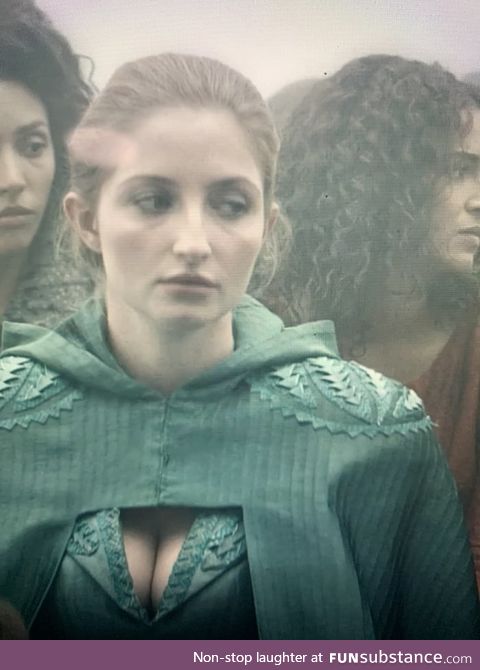 She looks more like Triss then Triss