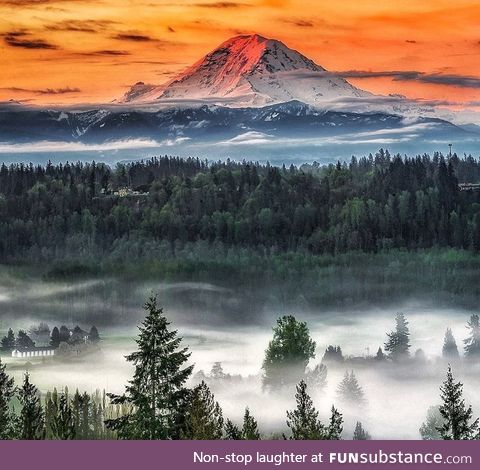 Beautiful sunset at Mount Washington State Park