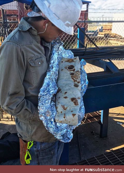 Find a soulmate that look at you the way this worker look at his food