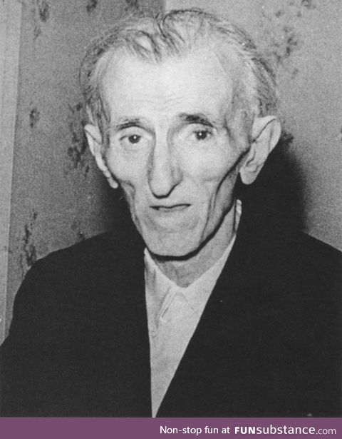 Old and alone: Last picture of Nikola Tesla taken in New York City in 1943