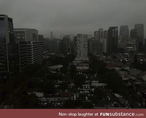 Amazon fire plunges Sao Paulo into darkness as smoke from rainforest blazes blocks out