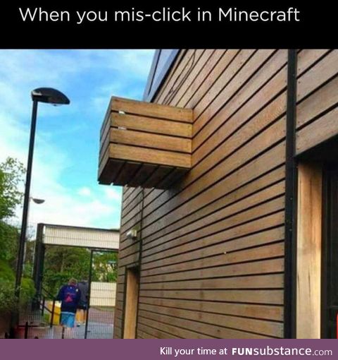 Miss clicking in Minecraft be like