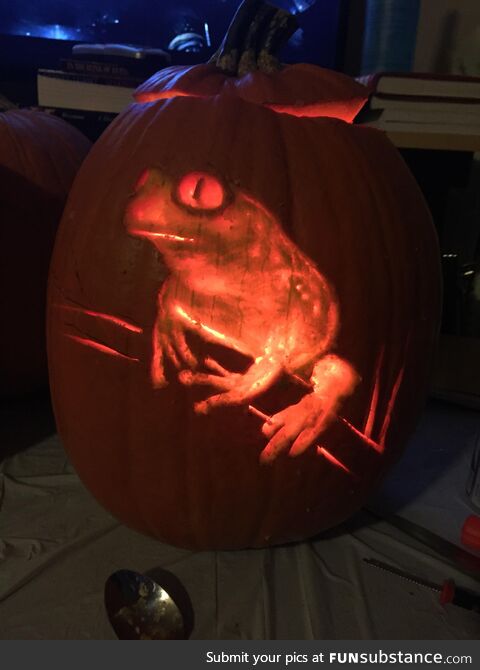 Froggos '23 #293/Spooktober Day 29 - Frog-o'-Lanterns Start a-Glowin'