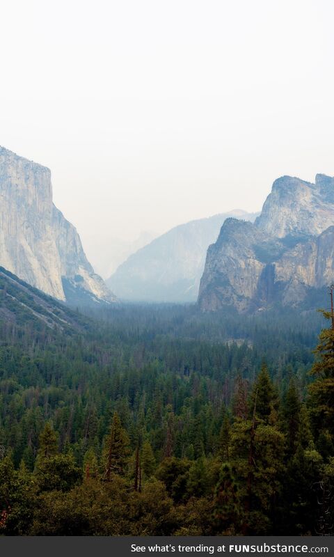 A smoky Yosemite Valley (2020) [OC]