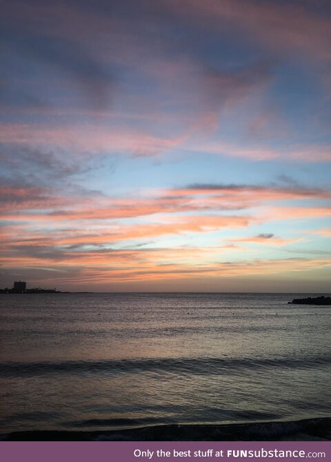 [OC] Yesterday’s sunset in Naiguatá, Venezuela