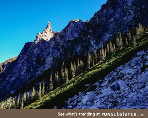 The break of dawn at Aasgard's pass in the Enchantments