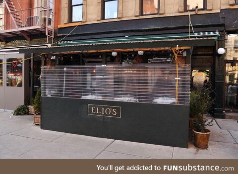 Elio’s restaurant in Manhattan, that allowed unvaccinated Sarah Palin to eat there