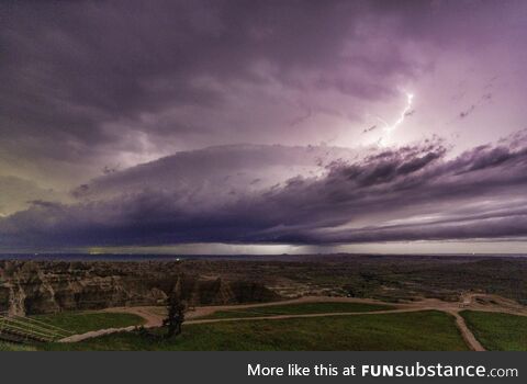 Awesome badlands thunderstorm [oc]