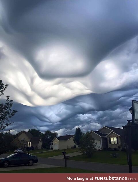 Undulatus Asperatus clouds found in Kansas