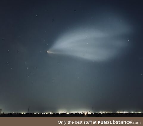 SpaceX launch vapor trail