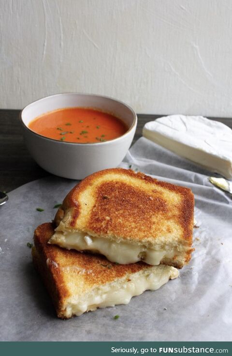 Grilled cheese & tomato soup