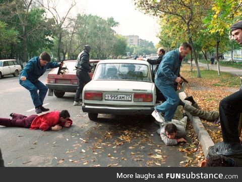 Police vs bandits Moscow 1993