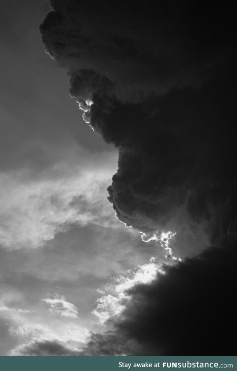 Storm cloud rolling in