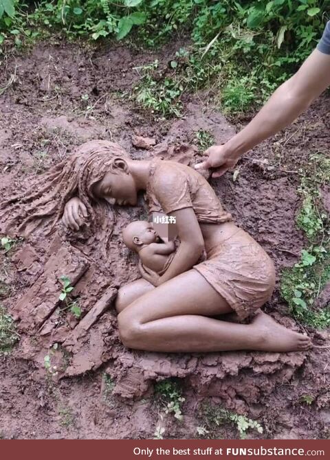 Amazing mud sculpture by Miguel Miguens