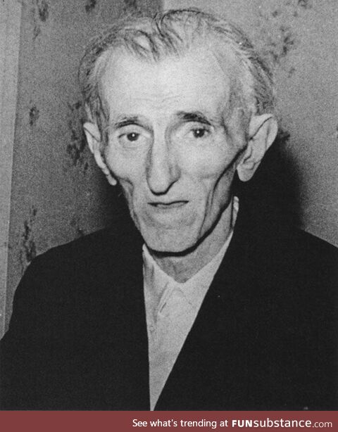 This is the last known photo of Nicola Tesla. On 7th January 1943, Tesla died alone,