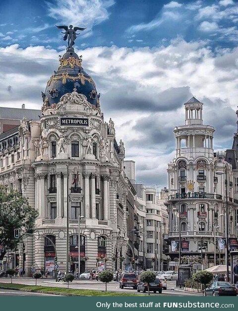 The Metropolis Building (Edificio Metrópolis) is a famous office building in Madrid,