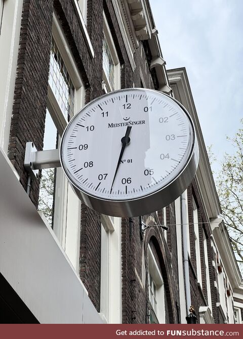 This one-handed clock