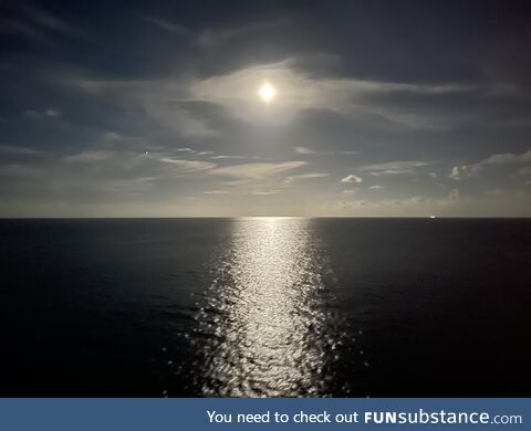 [OC] On a cruise and the moon looks pretty wild tonight