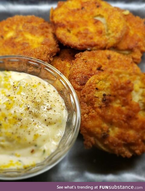 [OC] Fried green tomatoes with a lemon garlic truffle aioli