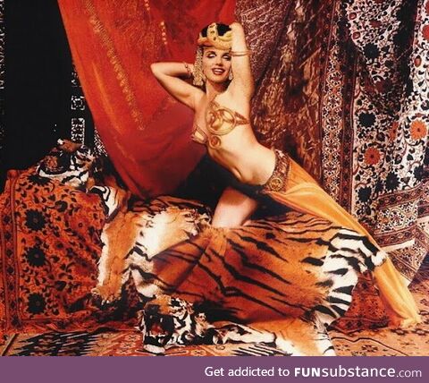 I love this pic of marilyn monroe as cleopatra