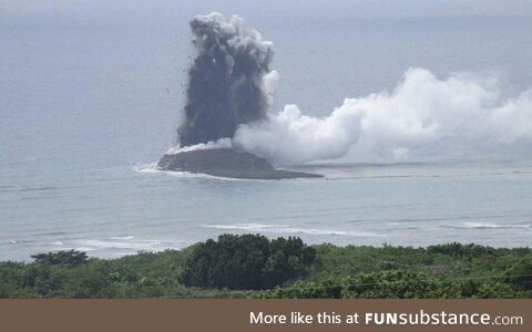 Photo of the world’s newest island forming in Japanese archipelago