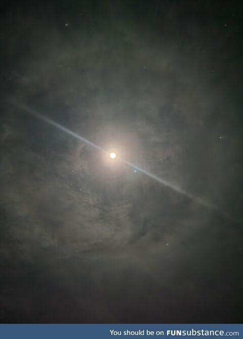 [OC] Awesome moon in the night sky