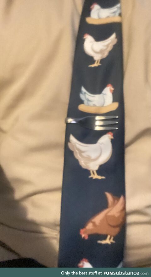 Who doesn’t like a little holiday hen tie?