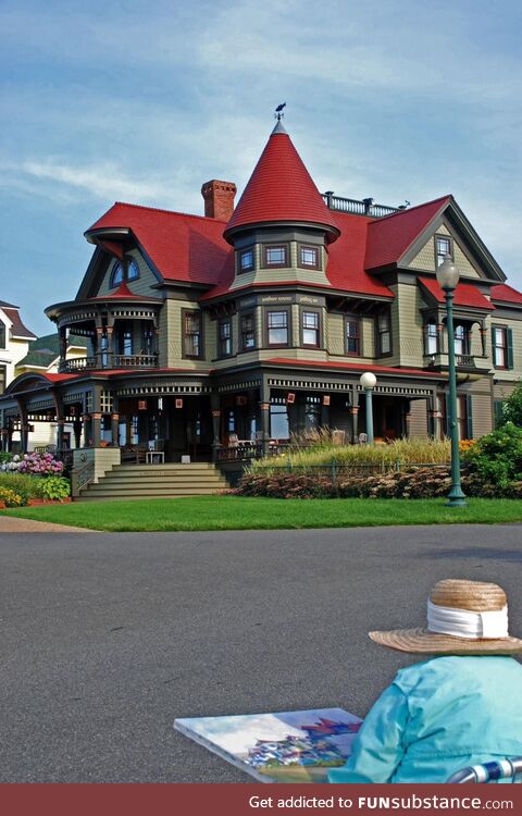 House in Oak Bluffs, MA