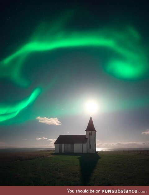 Aurora borealis on a full moon night
