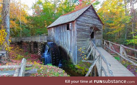 John p. Cable grist mill, cades cove, great smoky mountains national park, tennessee