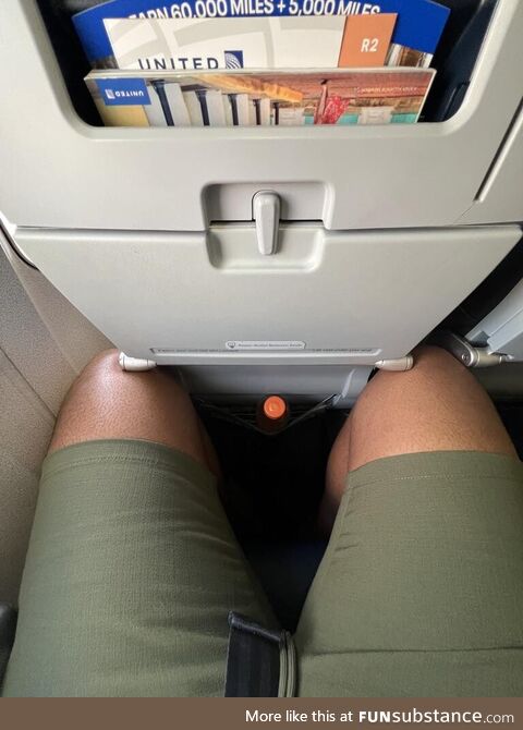 POV Flying in economy while tall (6'3/192cm)