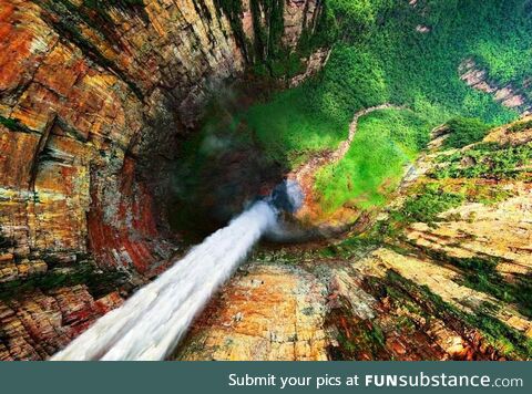 Dragon falls, venezuela